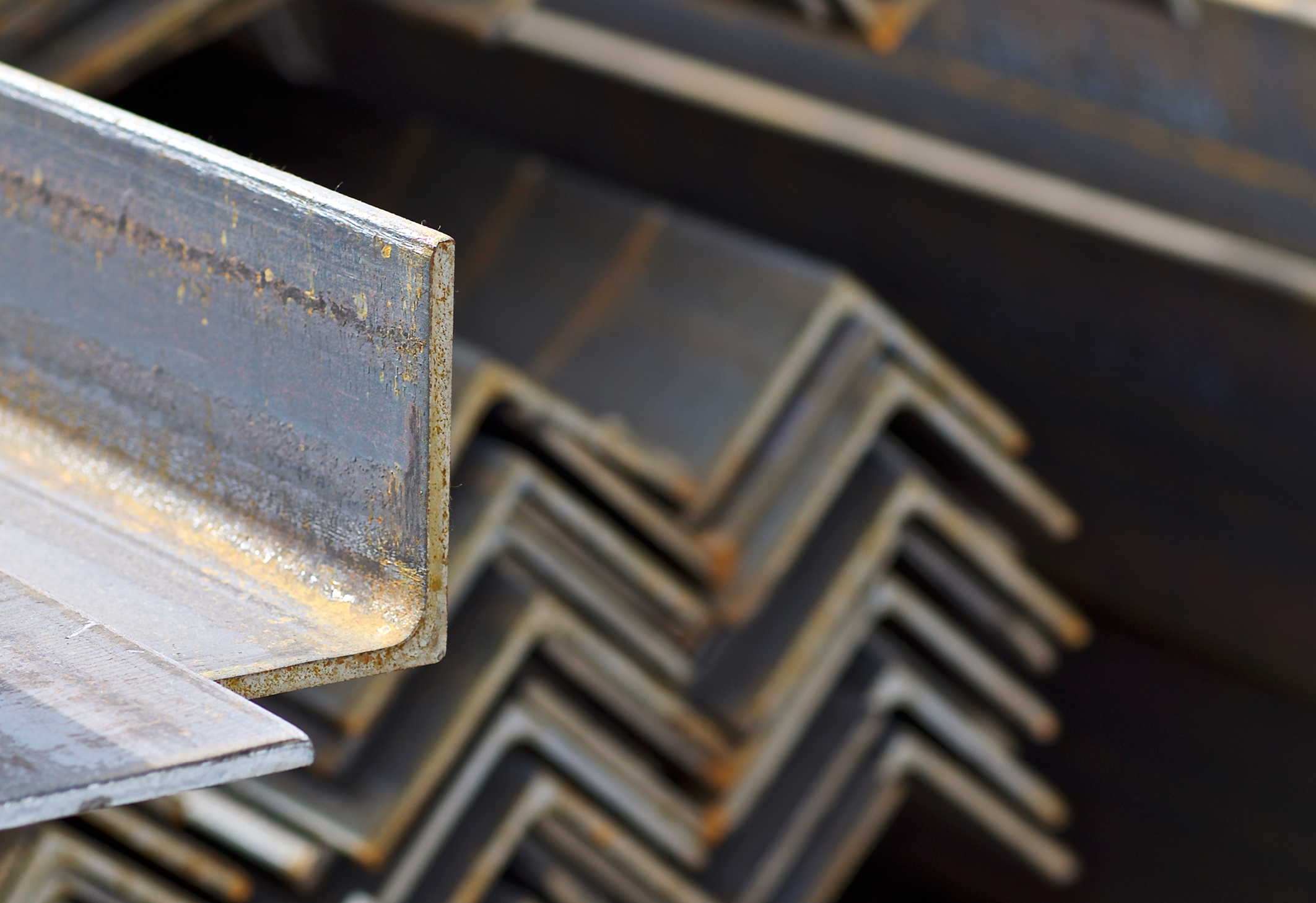 Poutrelles IPE IPN HEA HEB et tubes structurels en acier